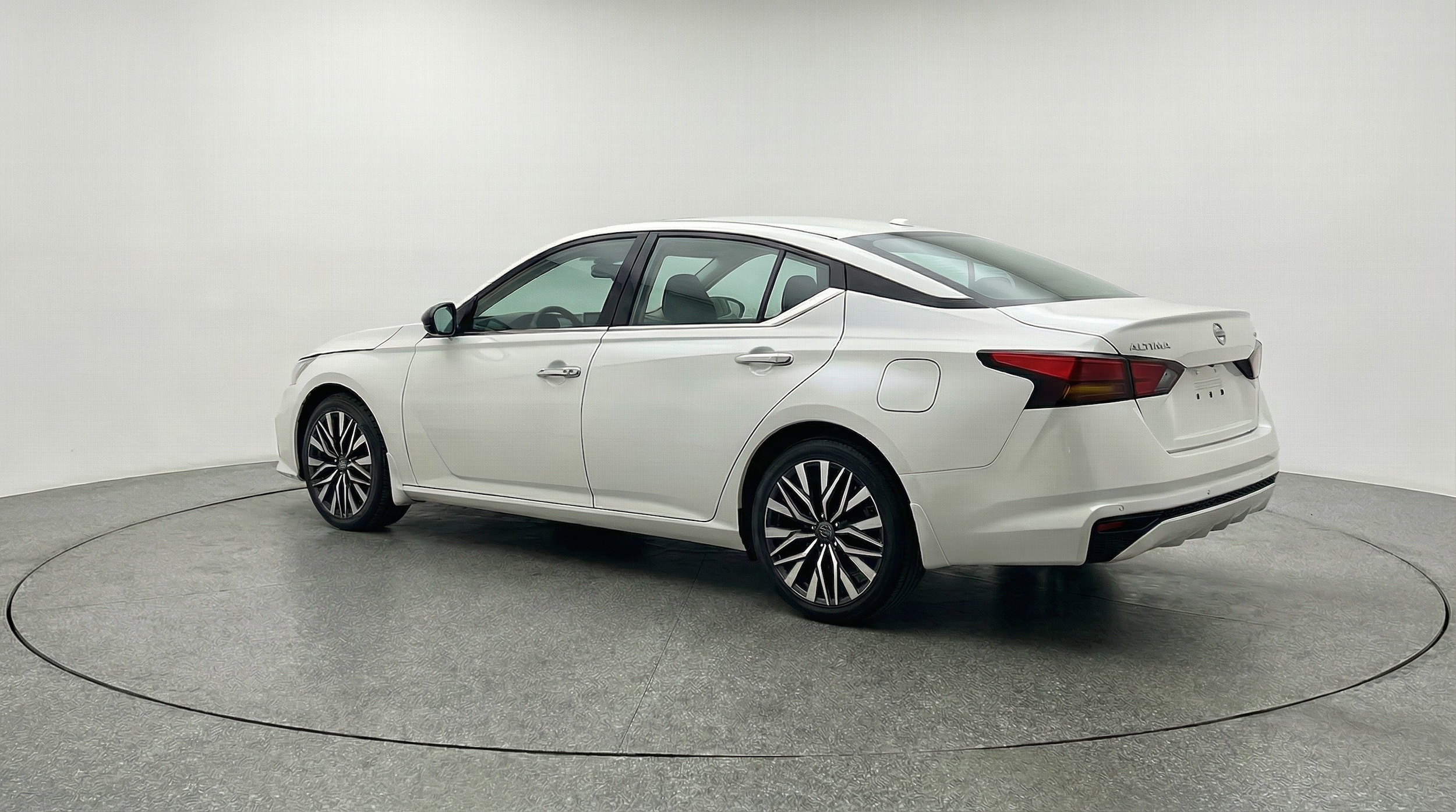 Thumbnail: 2025 Nissan Altima - 5