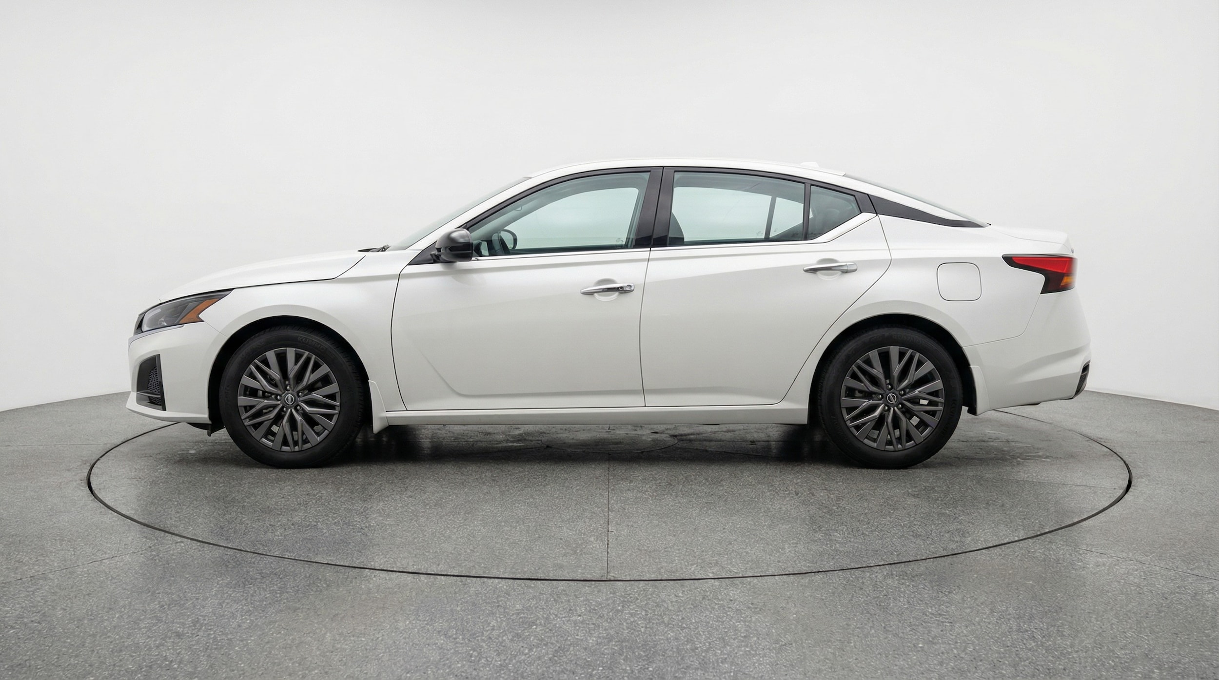 Thumbnail: 2025 Nissan Altima - 4