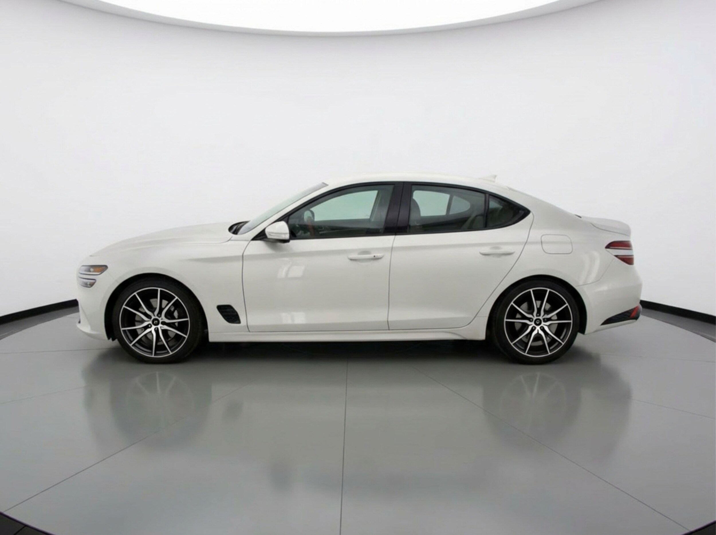 Thumbnail: 2025 Genesis G70 - 4