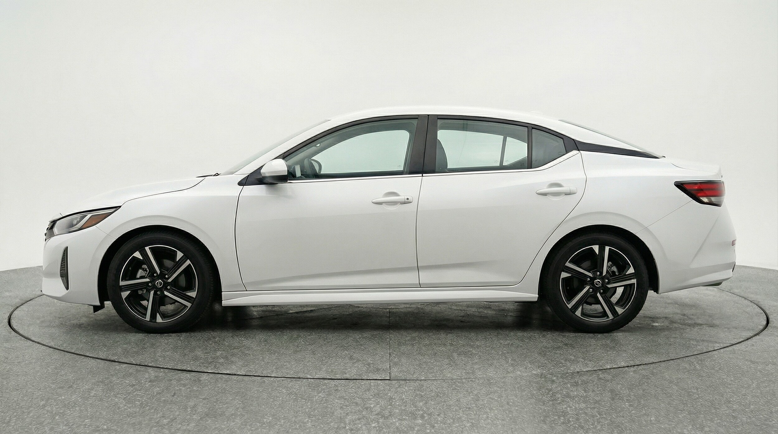 Thumbnail: 2025 Nissan Sentra - 4