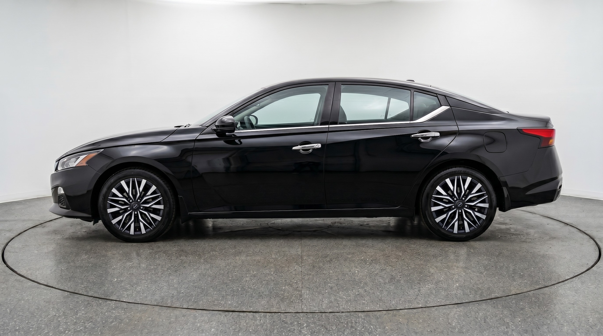 Thumbnail: 2025 Nissan Altima - 4