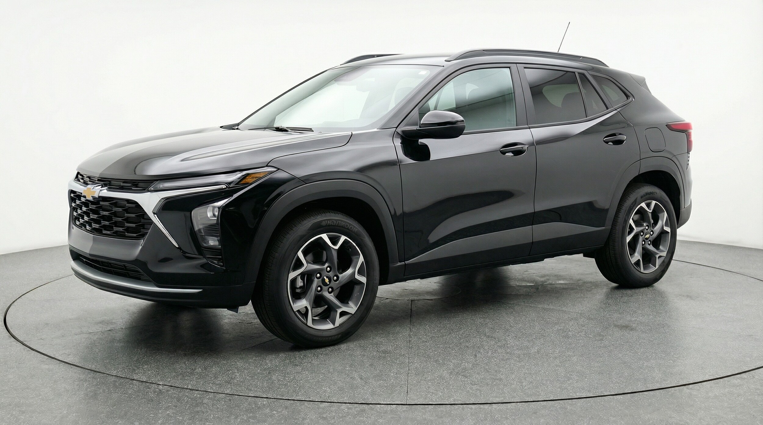 Thumbnail: 2025 Chevrolet Trax - 3