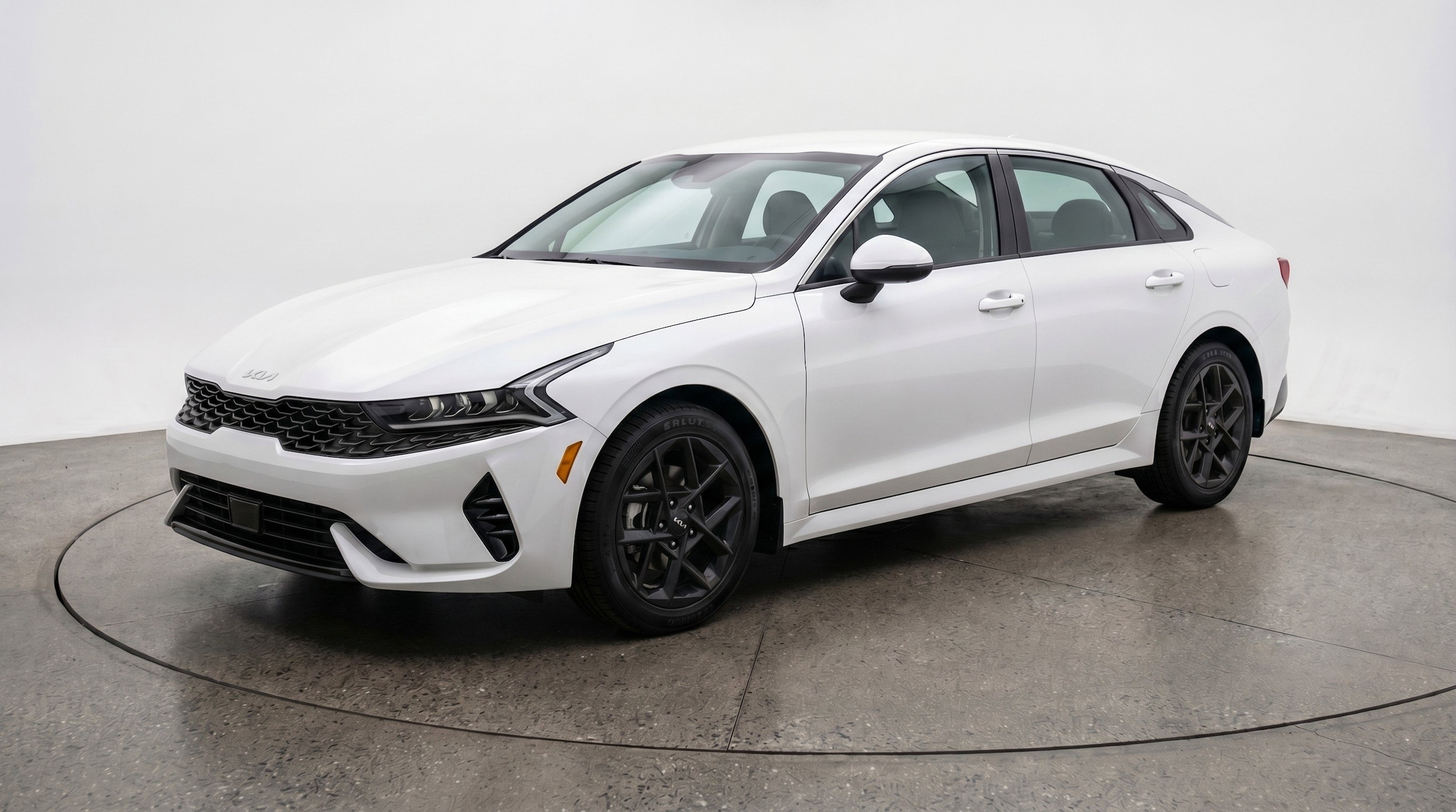 Thumbnail: 2025 Kia K5 - 3