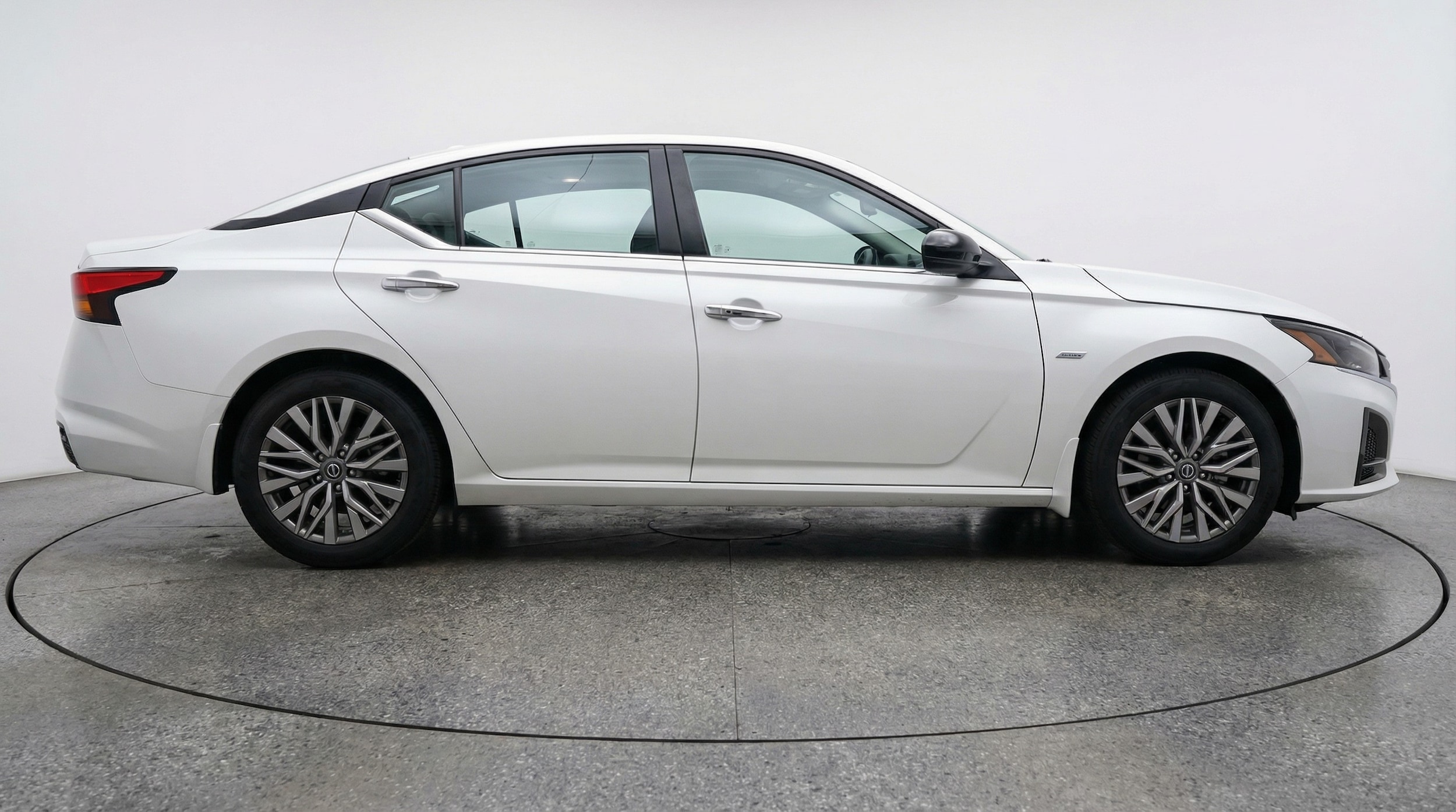 Thumbnail: 2025 Nissan Altima - 8