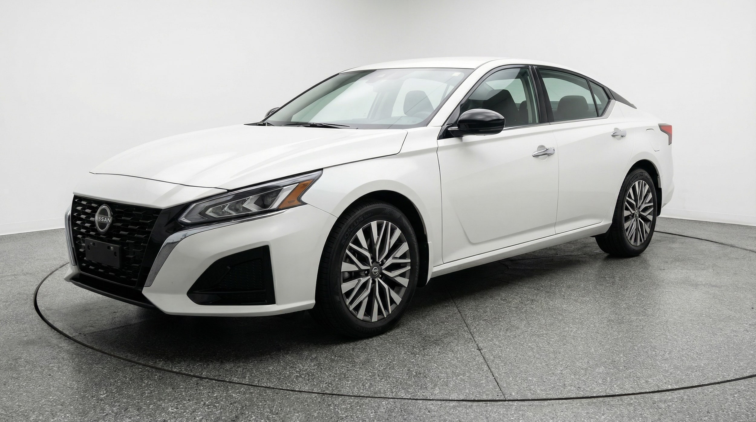 Thumbnail: 2025 Nissan Altima - 3