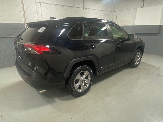 2022 Toyota RAV4 Hybrid LE photo 3