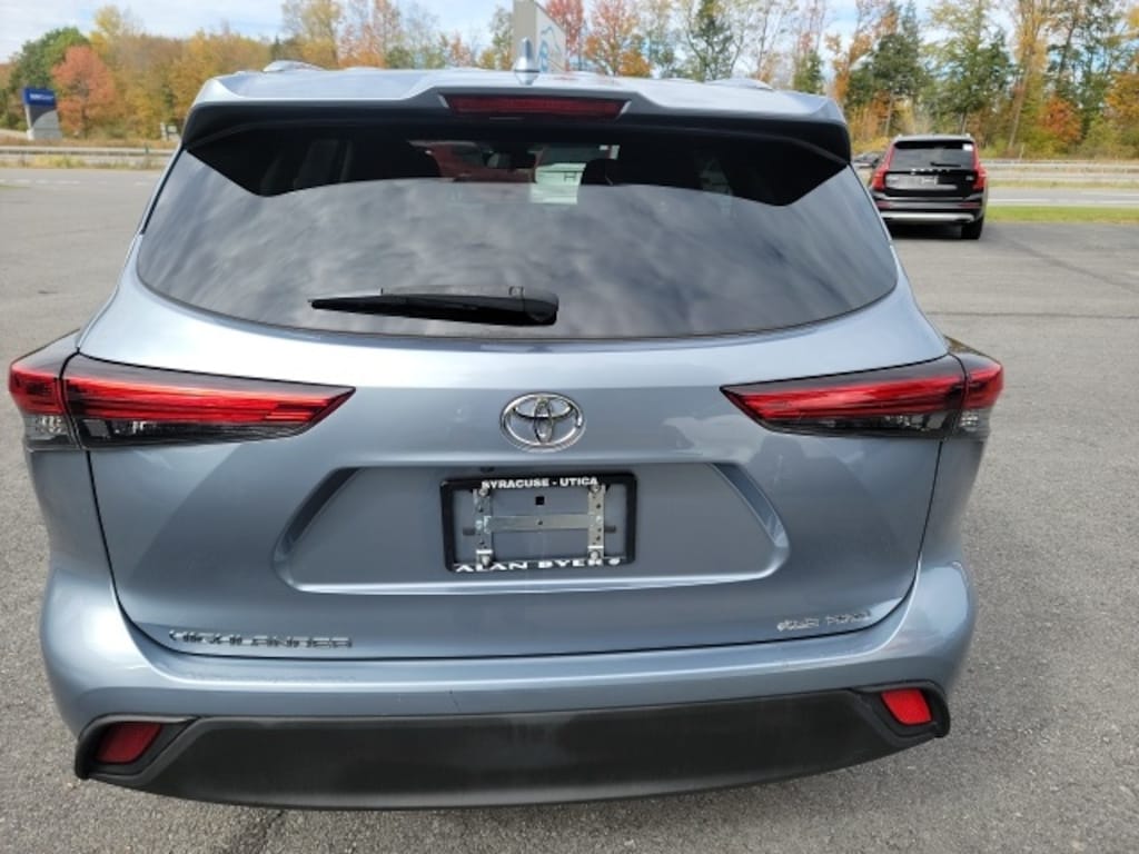 Used 2020 Toyota Highlander XLE SUV