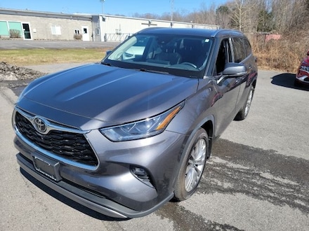 2023 Toyota Highlander Platinum SUV