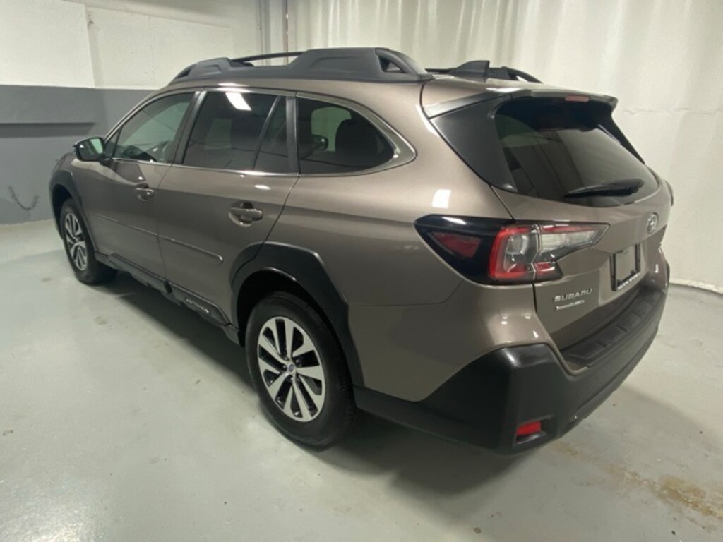 Used 2023 Subaru Outback Premium SUV