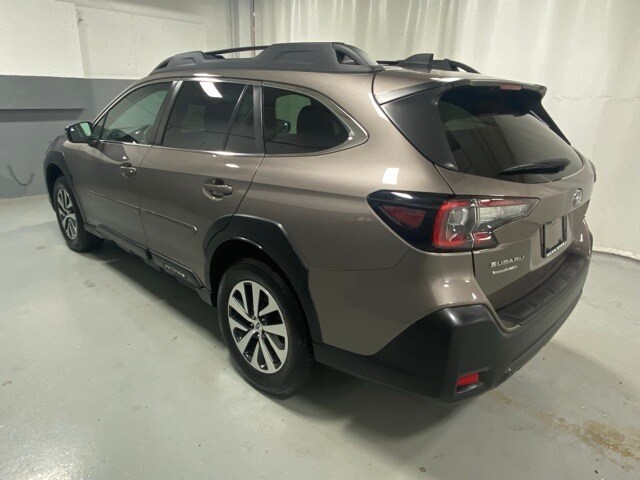 2023 Subaru Outback Premium photo 2