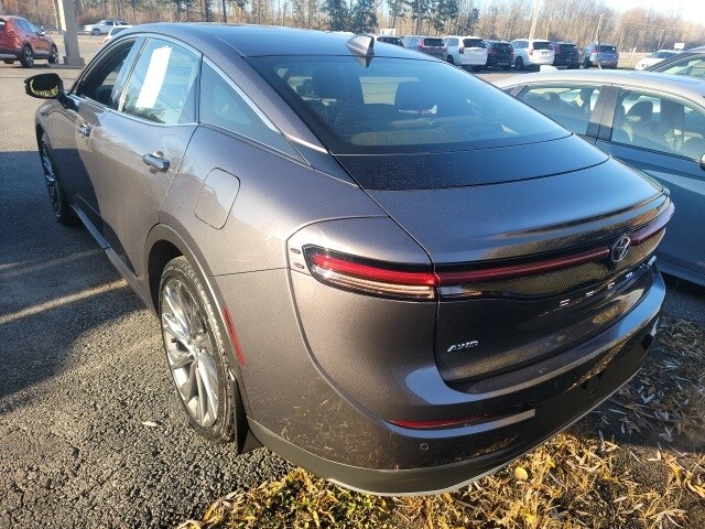 2023 Toyota Crown photo 3