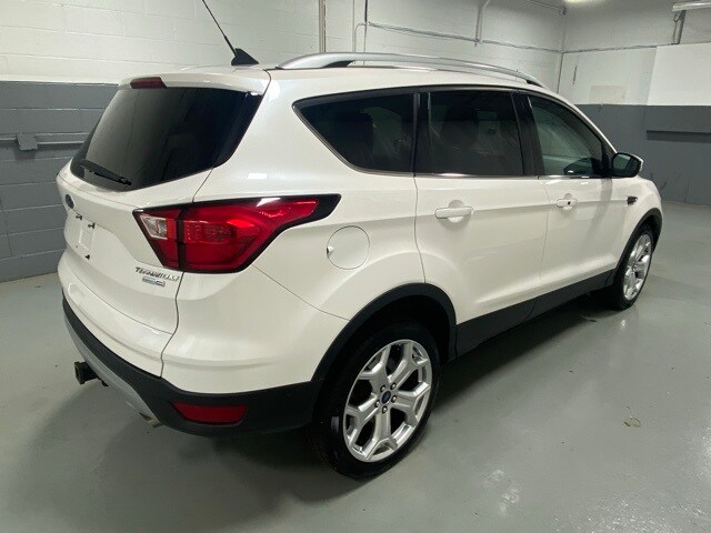 2019 Ford Escape Titanium photo 3