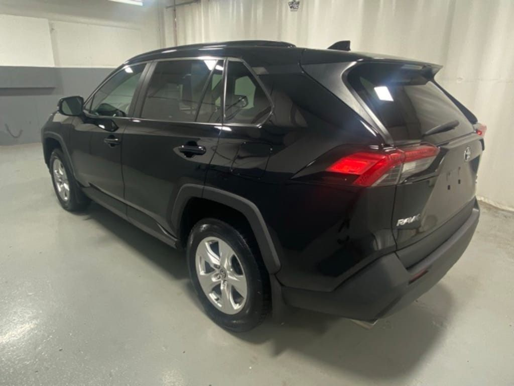 Used 2021 Toyota RAV4 XLE SUV