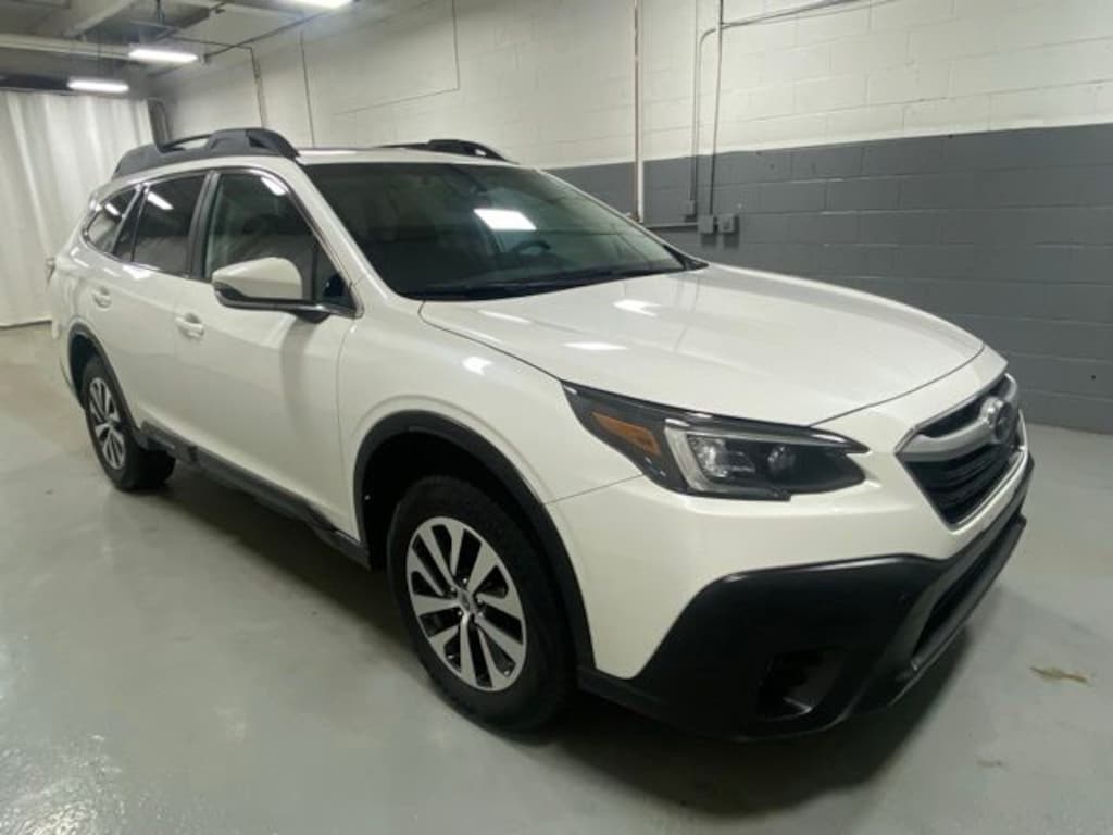 Used 2022 Subaru Outback Premium SUV
