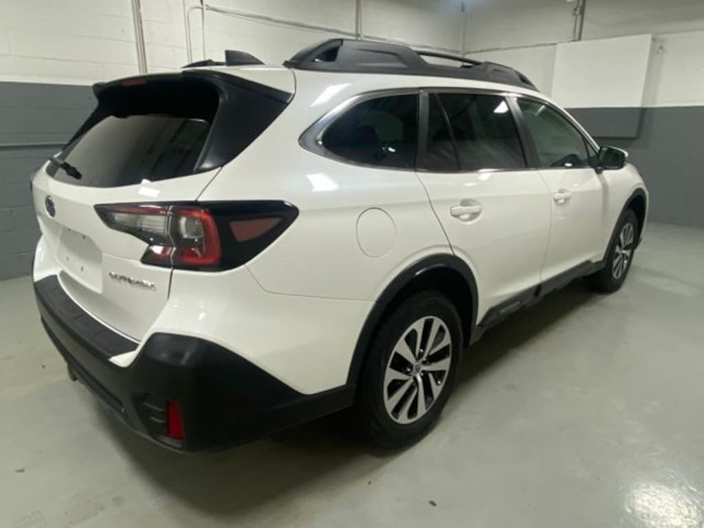 Used 2022 Subaru Outback Premium SUV