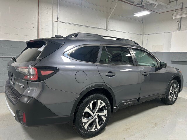 2022 Subaru Outback Limited XT photo 3