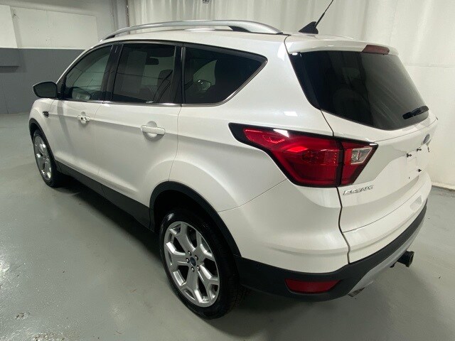 2019 Ford Escape Titanium photo 2