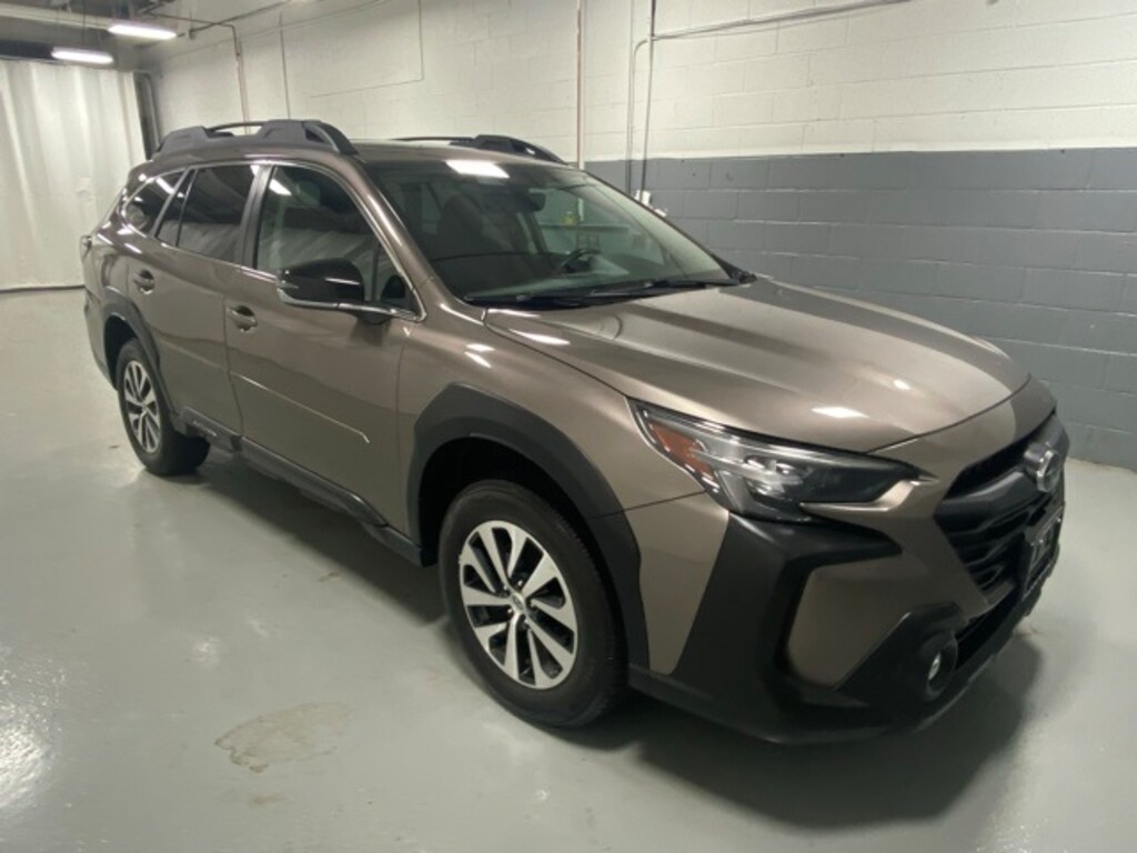 Used 2023 Subaru Outback Premium SUV