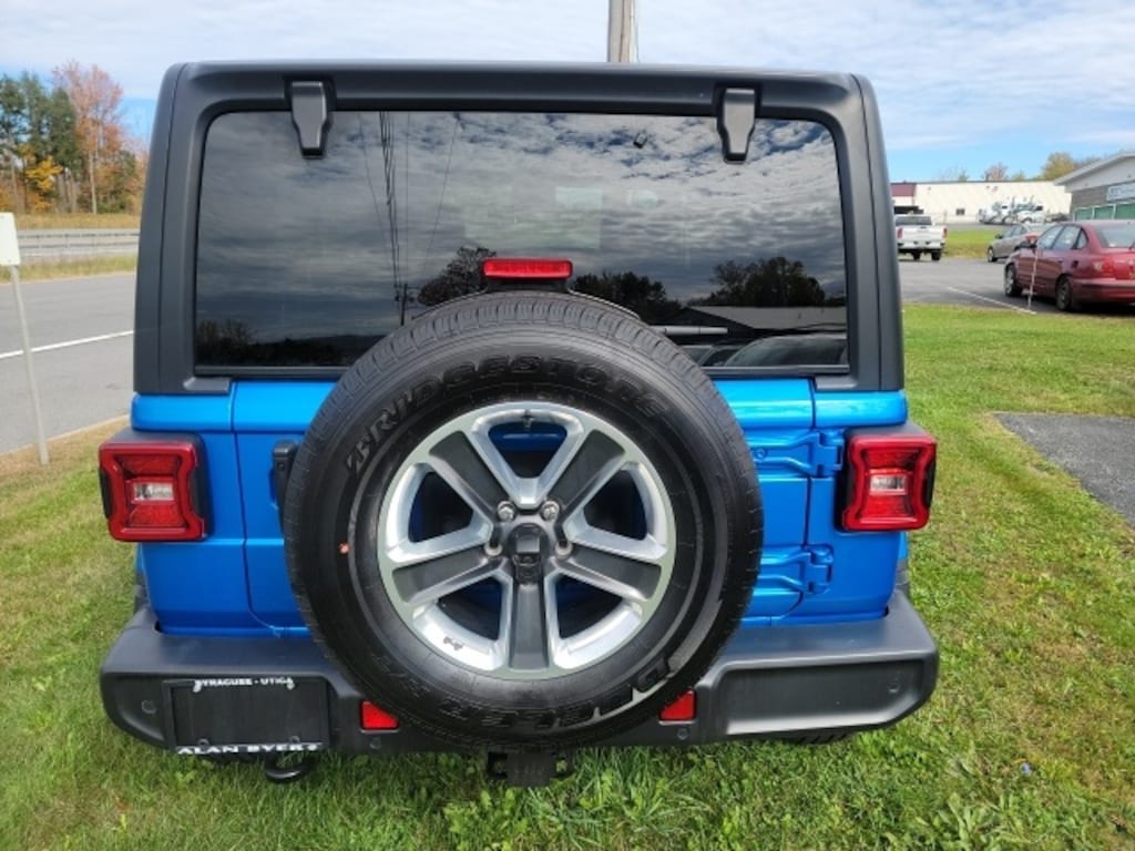 Used 2023 Jeep Wrangler Sahara SUV