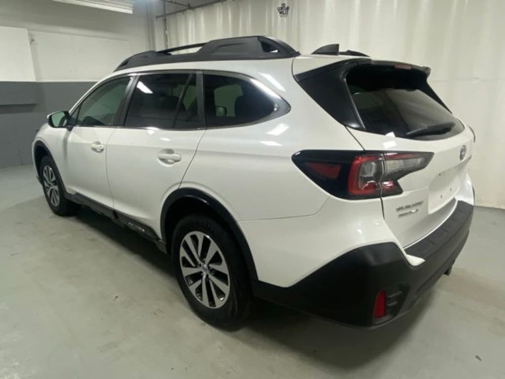 Used 2022 Subaru Outback Premium SUV