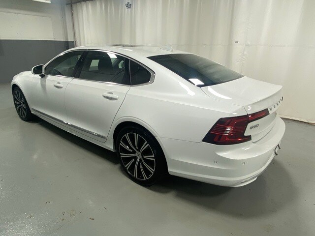 2025 Volvo S90 Plus photo 2