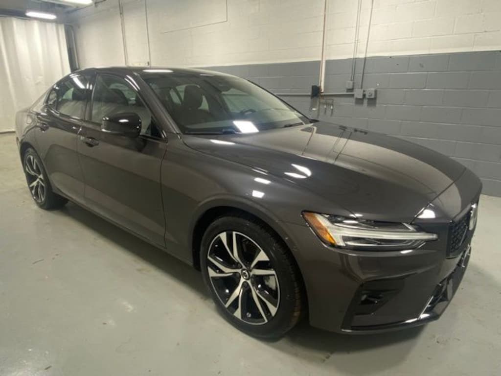 Used 2025 Volvo S60 B5 Core Sedan