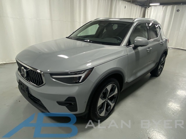 2025 Volvo XC40