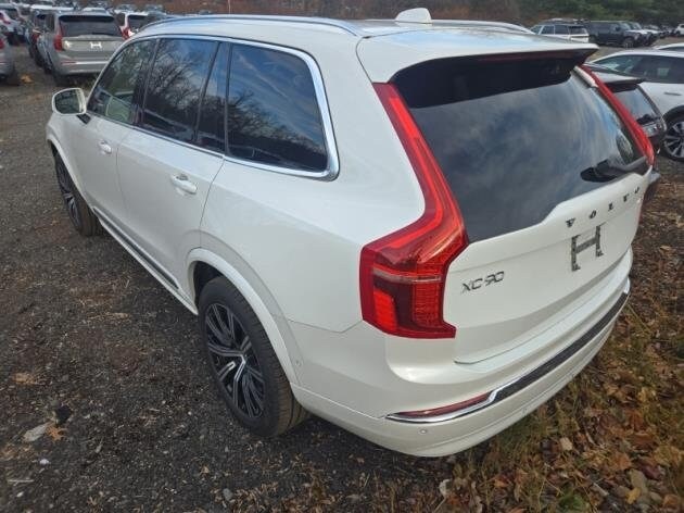 2024 Volvo XC90 B5 Plus photo 2