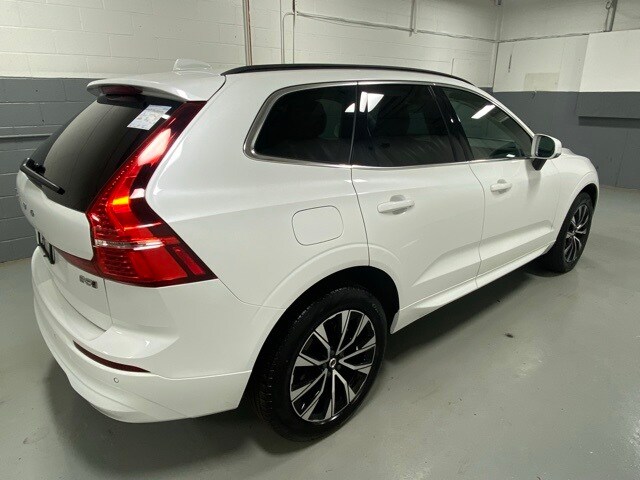 2023 Volvo XC60 B5 Core photo 3