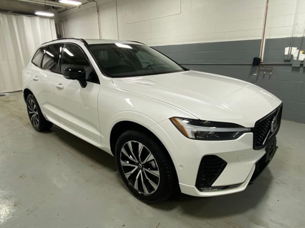 Used 2025 Volvo XC60 B5 Plus SUV