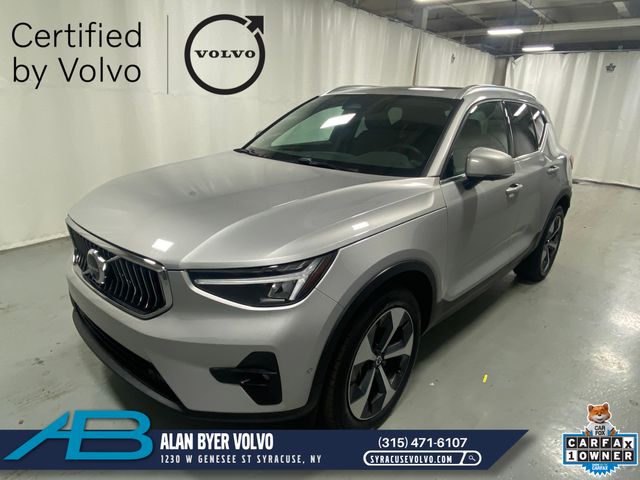 2025 Volvo XC40 B5 Plus Bright AWD's photo