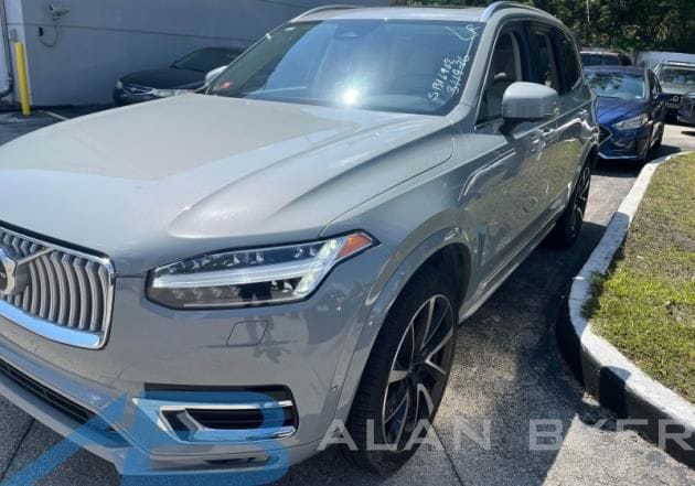 2025 Volvo XC90 B5 Plus Bright 4WD's photo