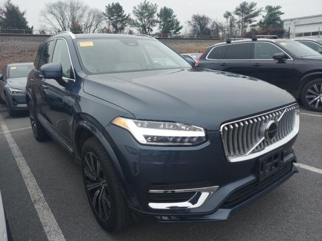 2024 Volvo XC90 Plus photo 2