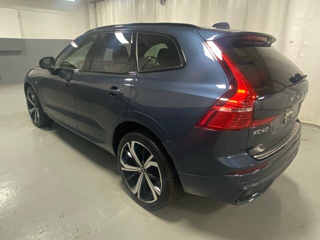 2024 Volvo XC60 Recharge Hybrid Ultimate photo 2
