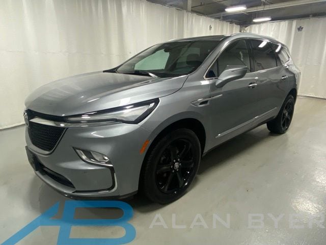 2024 Buick Enclave Essence AWD's photo
