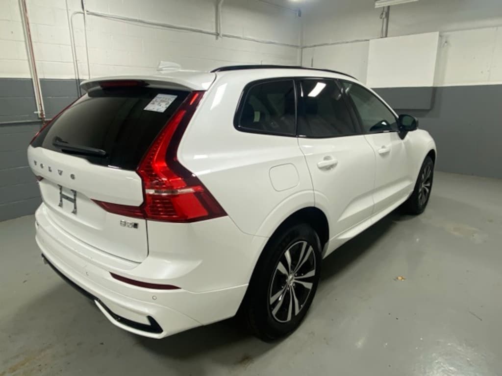 Used 2025 Volvo XC60 B5 Core SUV