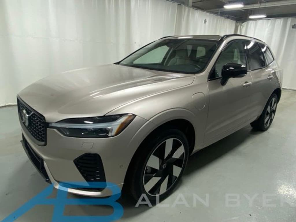 Used 2025 Volvo XC60 Plug-In Hybrid T8 Plus SUV
