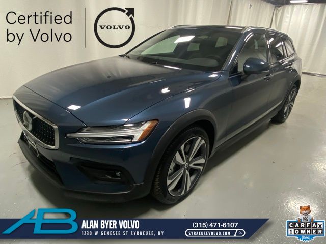 2025 Volvo V60 Cross Country