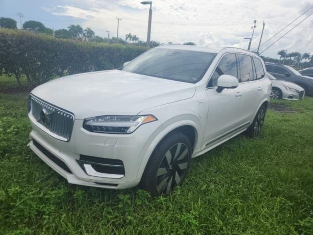 Used 2024 Volvo XC90 Recharge Plug-In Hybrid T8 Plus Bright Theme 7 Passenger SUV