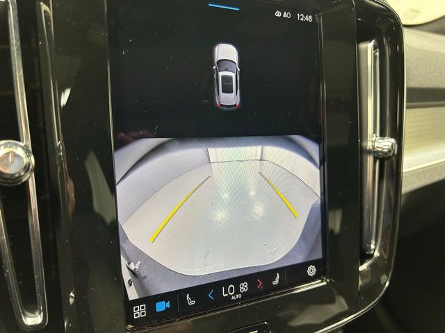 2025 Volvo XC40 Core - Photo 17
