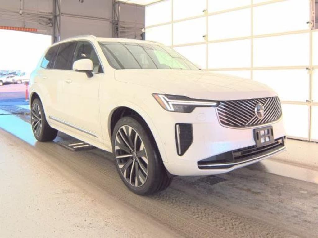 Used 2025 Volvo XC90 B5 Plus SUV