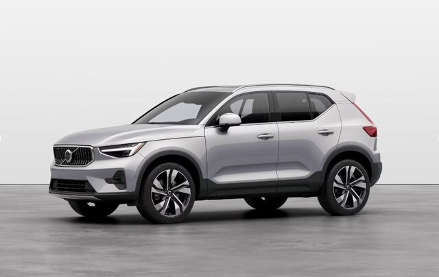2025 Volvo XC40 photo 4