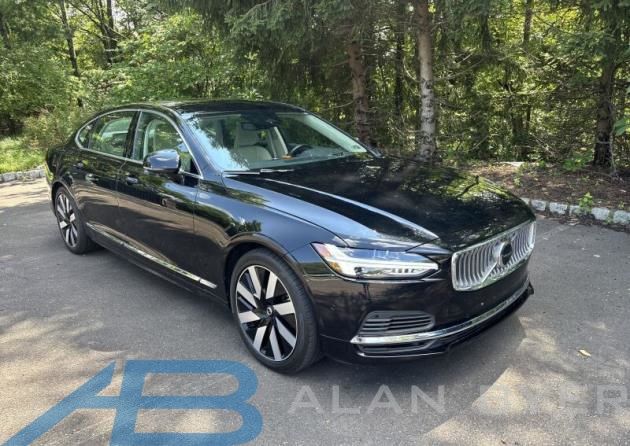  Volvo S90 Recharge Plug-In Hybrid