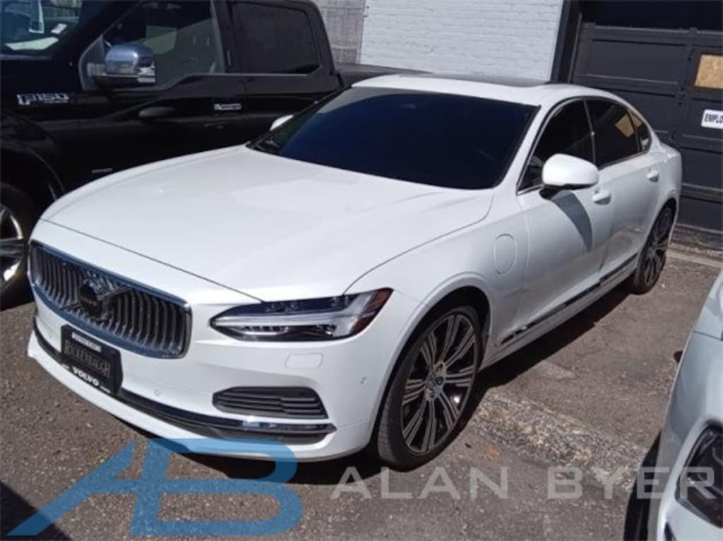 Used 2025 Volvo S90 Plug-In Hybrid T8 Ultra Sedan