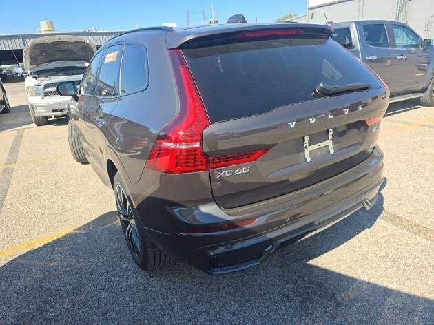 2025 Volvo XC60 B5 Plus photo 3