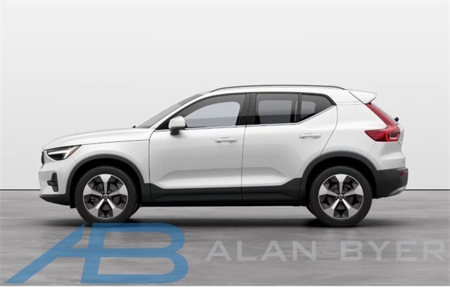 2025 Volvo XC40 B5 Plus Bright Theme