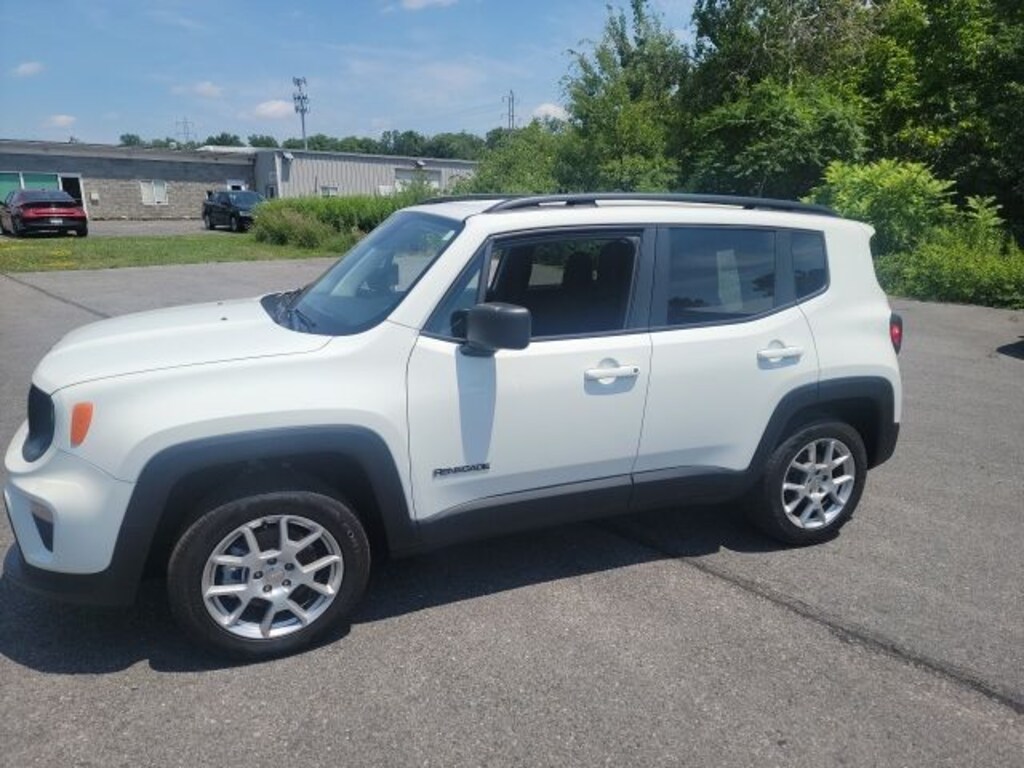 Used 2023 Jeep Renegade Latitude SUV