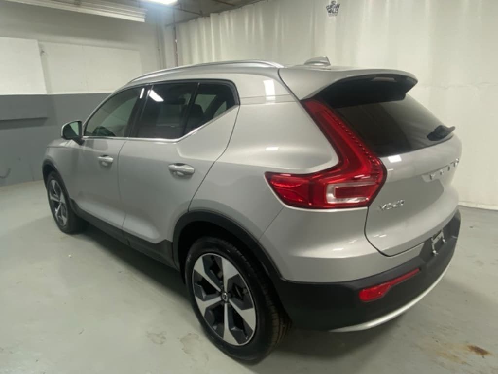 Used 2025 Volvo XC40 B5 Plus Bright Theme SUV