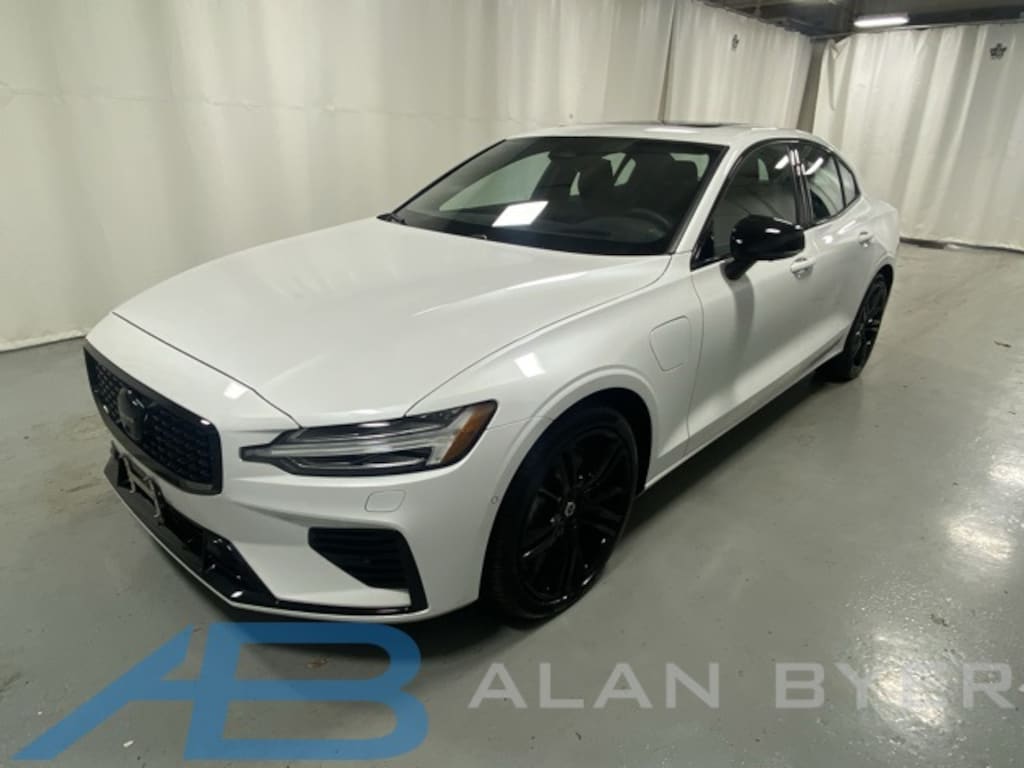 Used 2024 Volvo S60 Recharge Plug-In Hybrid Ultimate Sedan