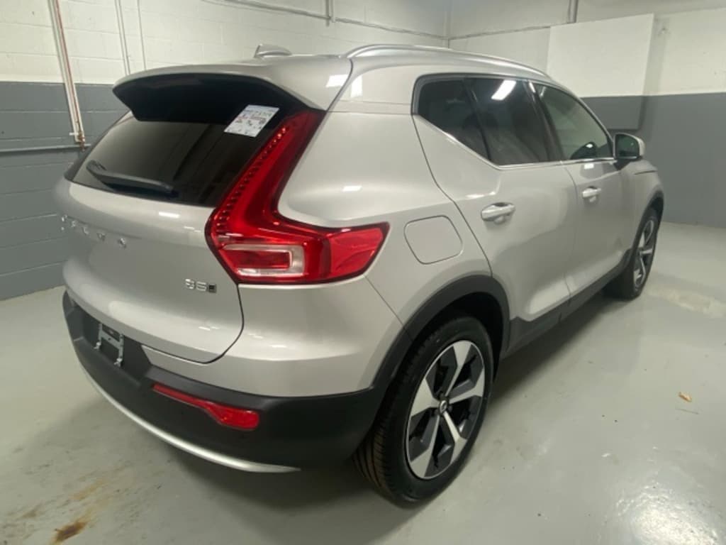 Used 2025 Volvo XC40 B5 Plus Bright Theme SUV
